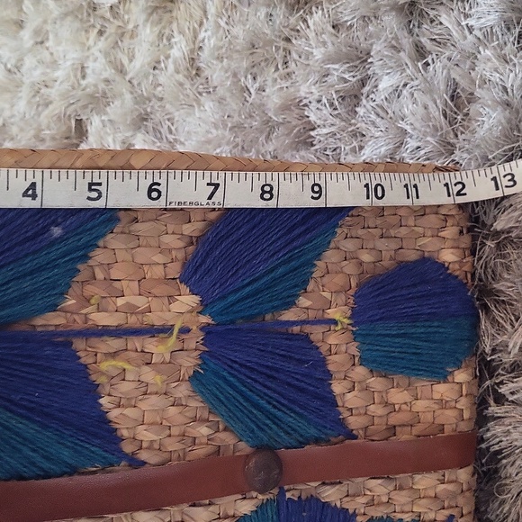 Y2k Woven Straw Bag with Blue Accents - Picture 9 of 9
